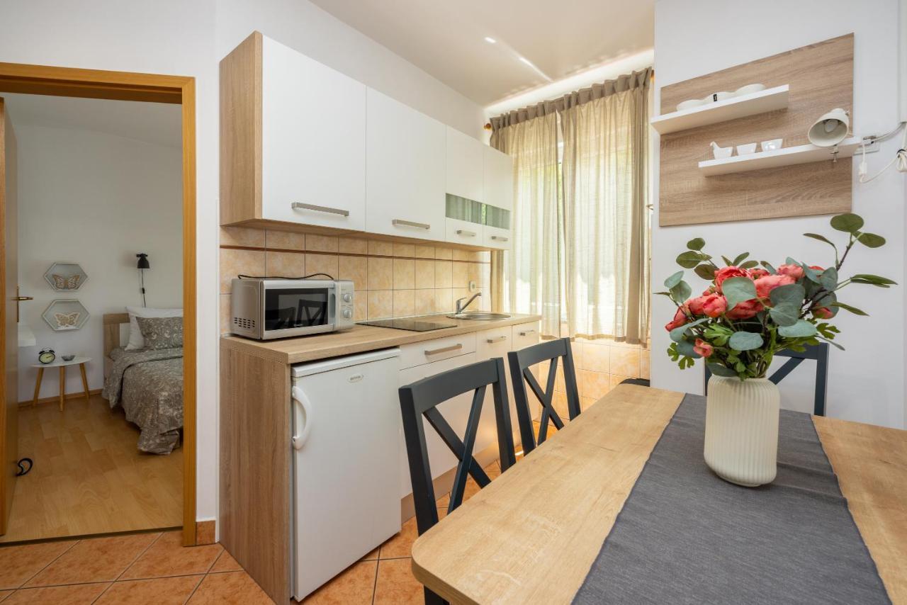 Apartments Claudia Цриквениця Екстер'єр фото