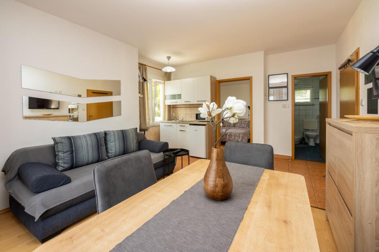 Apartments Claudia Цриквениця Екстер'єр фото