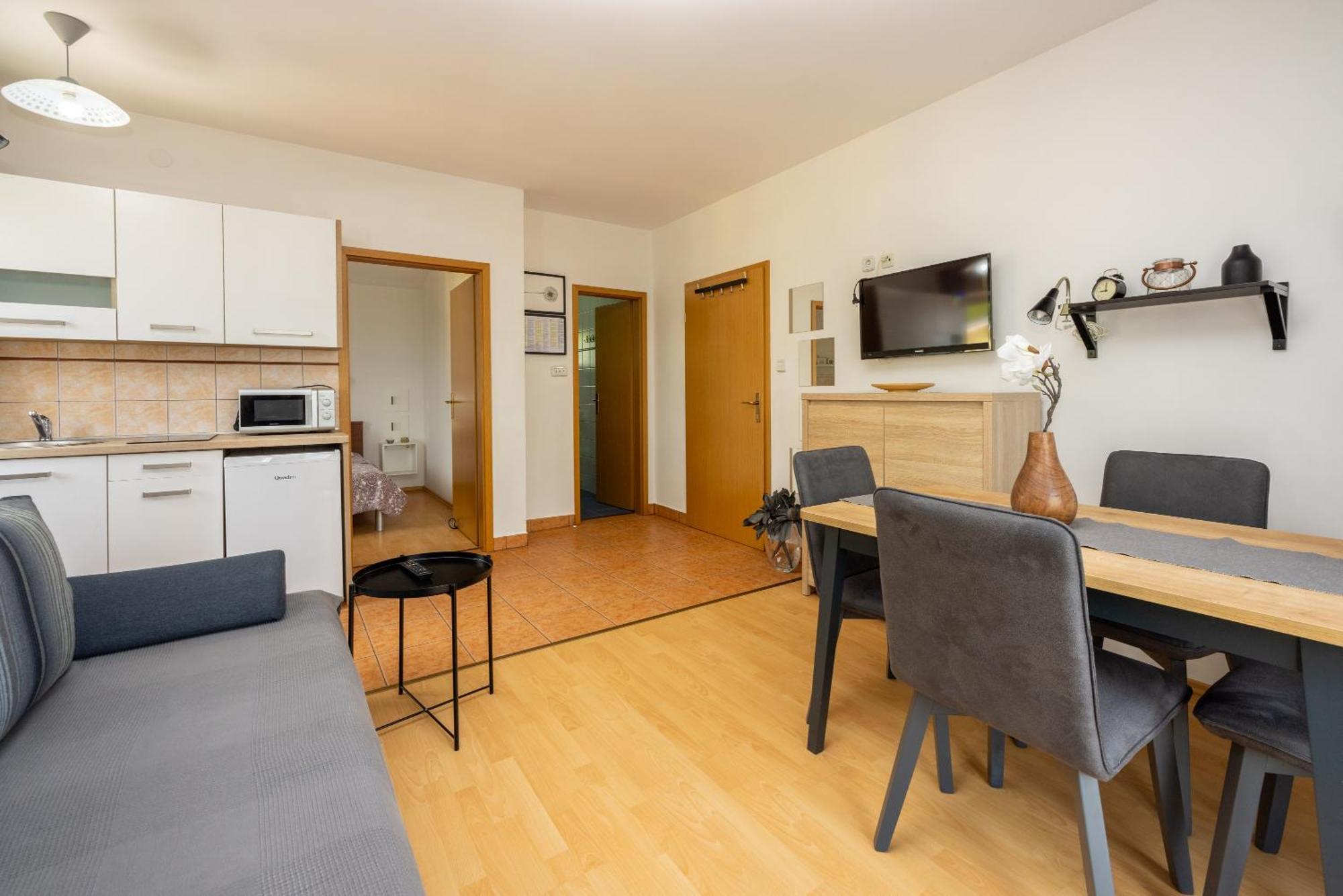 Apartments Claudia Цриквениця Екстер'єр фото