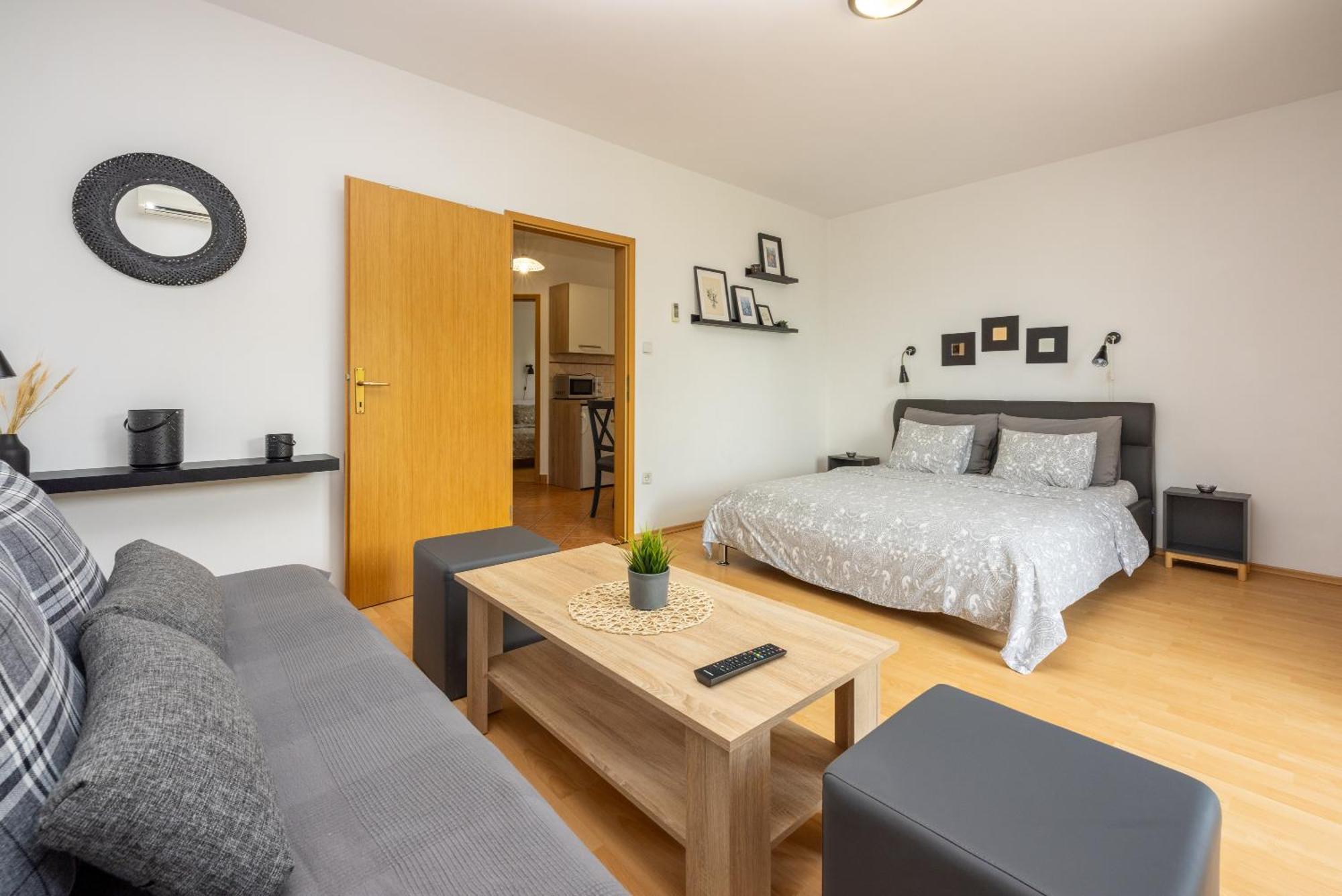 Apartments Claudia Цриквениця Екстер'єр фото